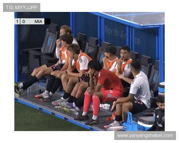 阿尔巴达成迈阿密百场里程碑全队赠纪念球衣合影见证荣耀时刻